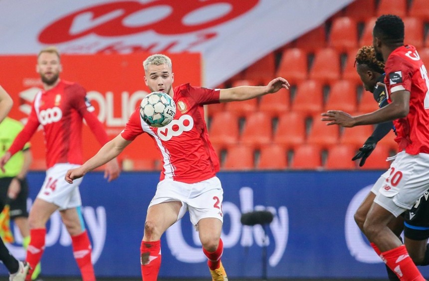 De matchworn shirts tegen Charleroi geveild ten voordele van de Standard de Liège Foundation